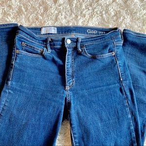 GAP True Skinny High Rise Size 28R Ripped Knee